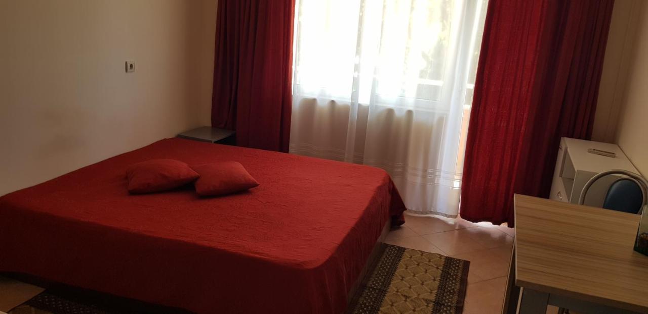 Hotel Paralax 2*