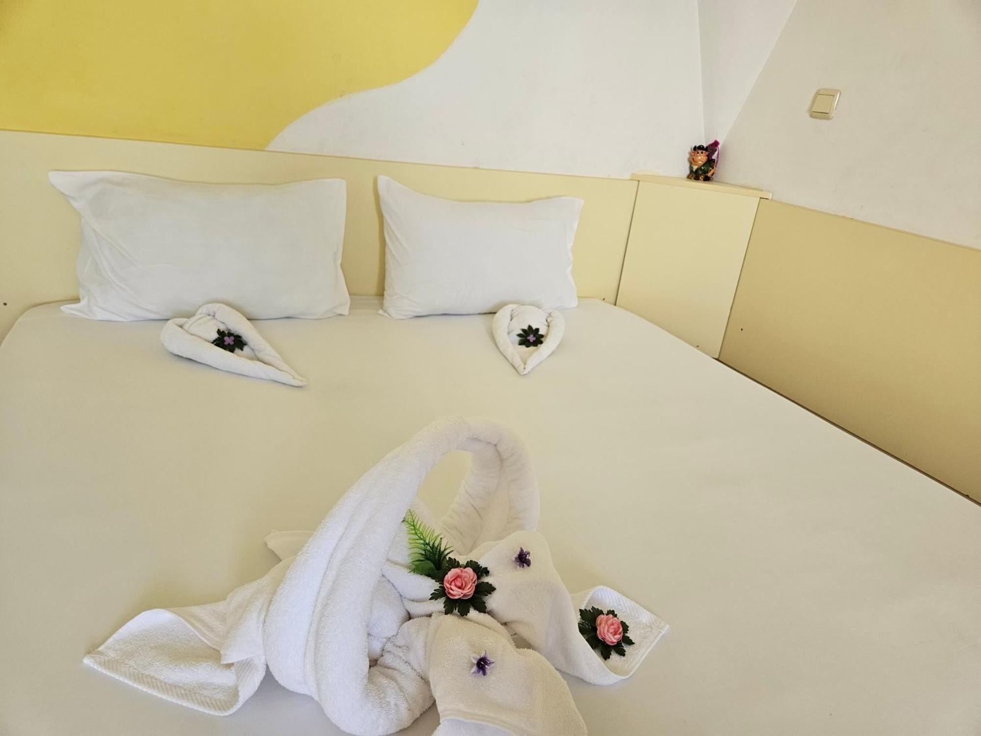 Paralax Hotel 2*